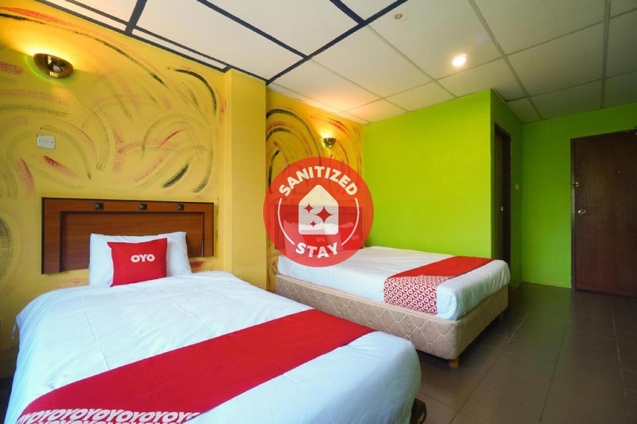 Hotel Dj Palace Lumut Kültér fotó