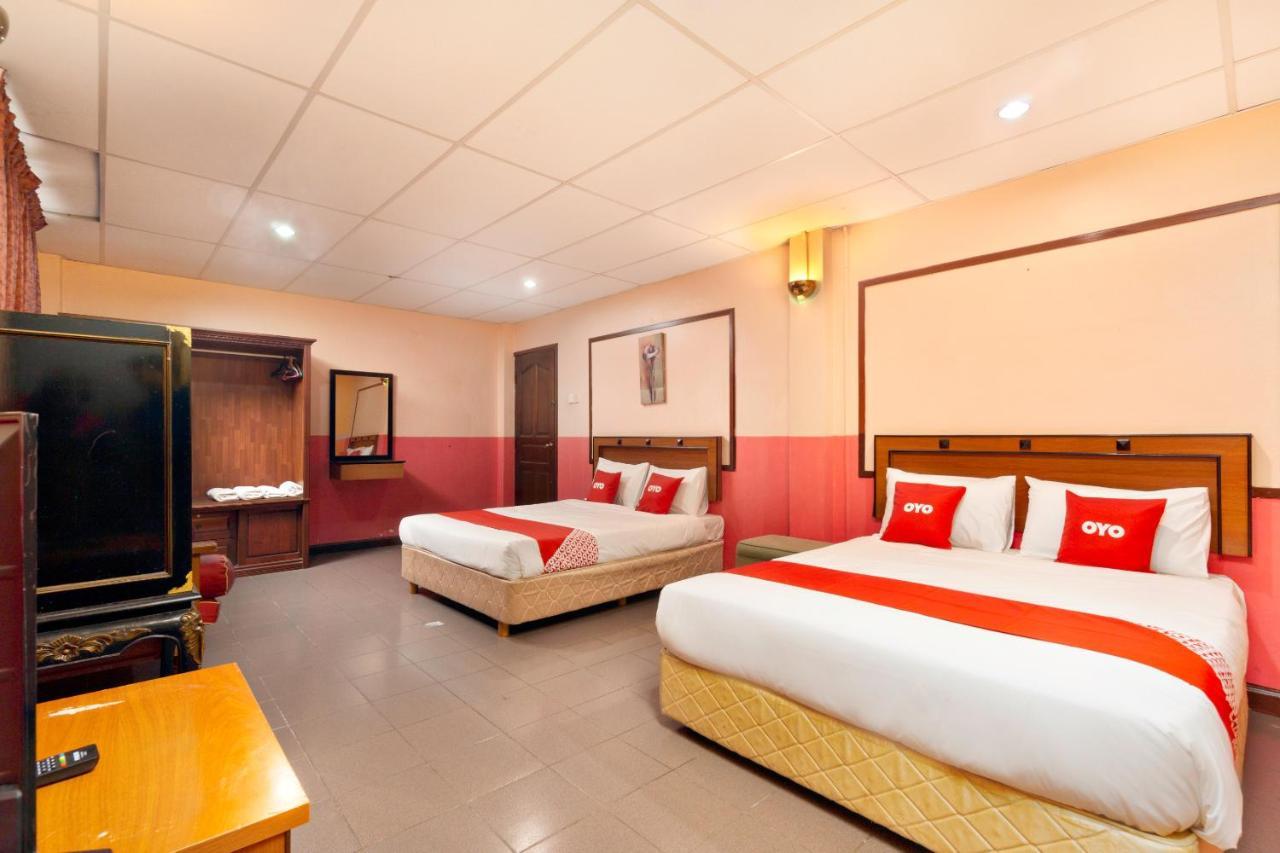 Hotel Dj Palace Lumut Kültér fotó