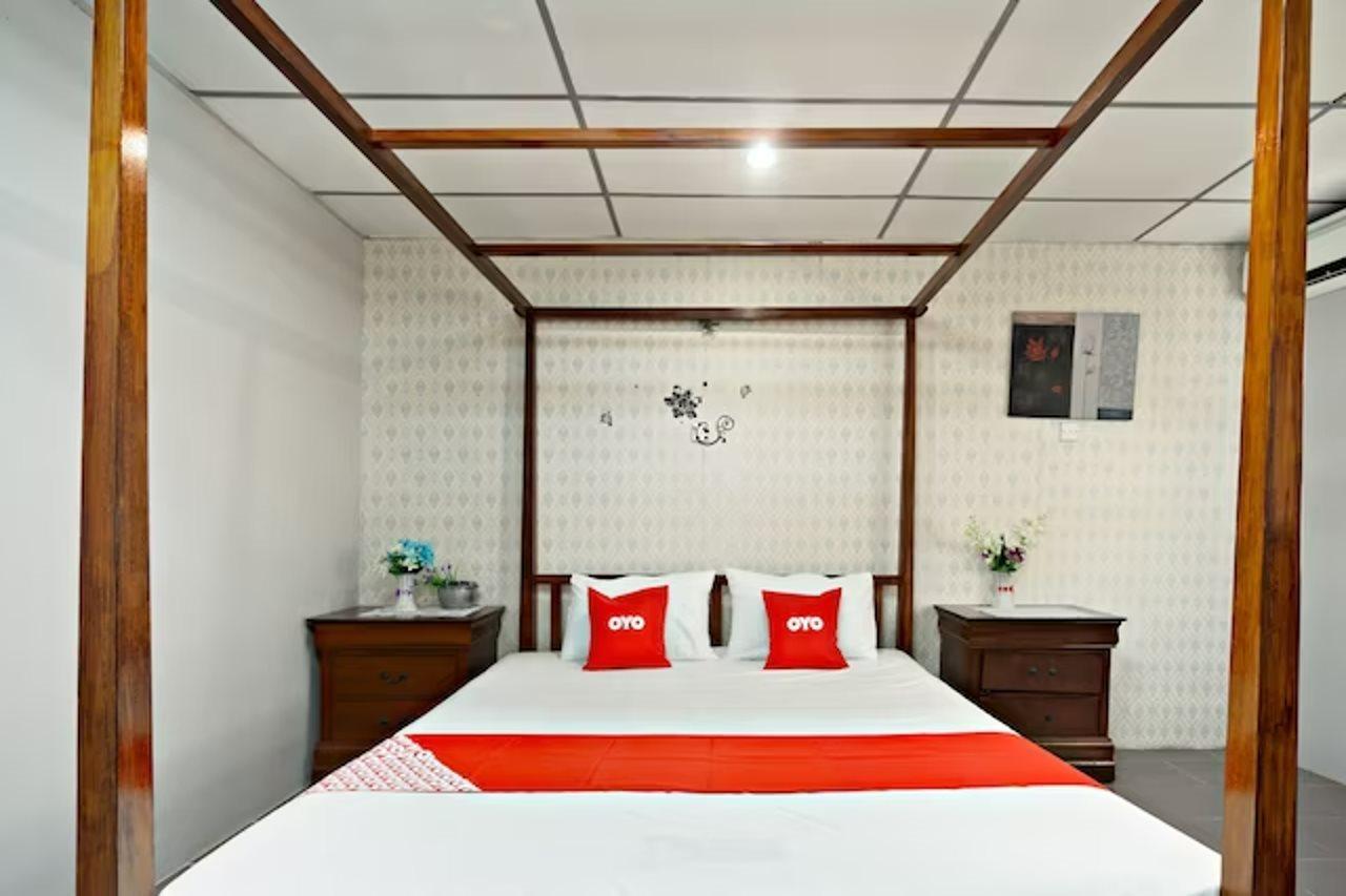 Hotel Dj Palace Lumut Kültér fotó