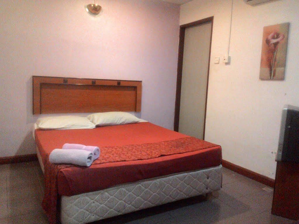 Hotel Dj Palace Lumut Kültér fotó