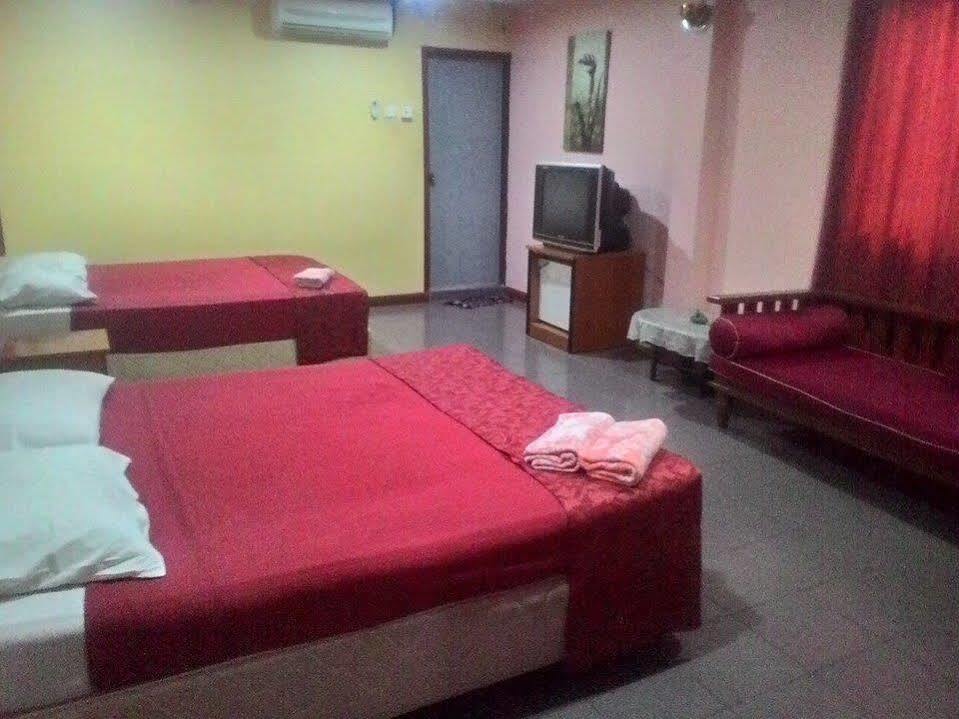Hotel Dj Palace Lumut Kültér fotó