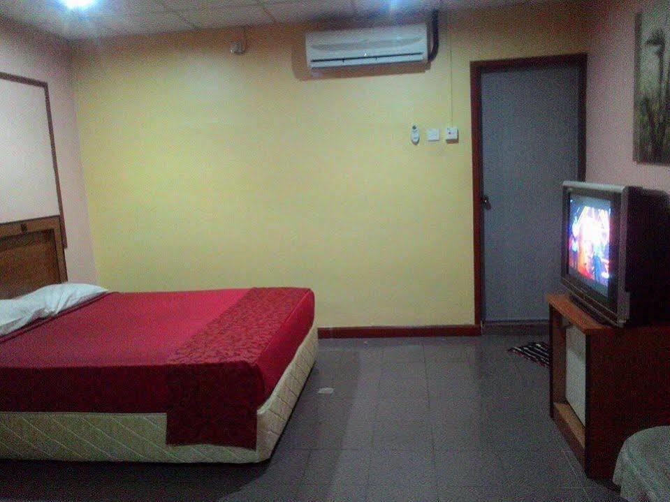 Hotel Dj Palace Lumut Kültér fotó