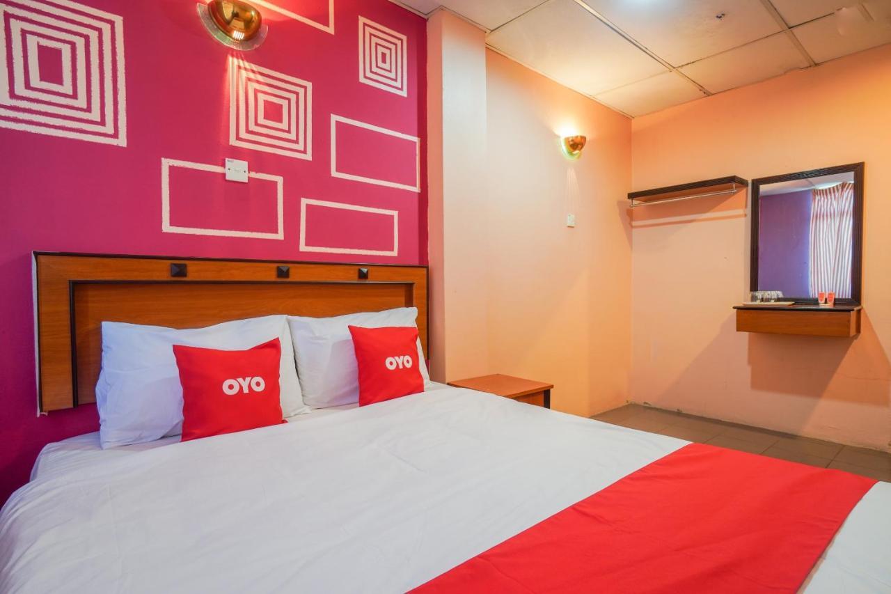 Hotel Dj Palace Lumut Kültér fotó