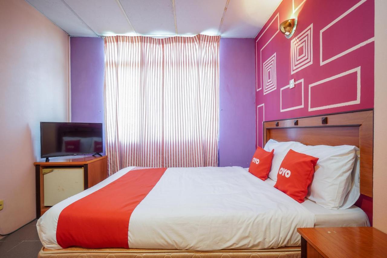 Hotel Dj Palace Lumut Kültér fotó